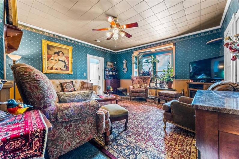 Delightful bay window, hardwood floors