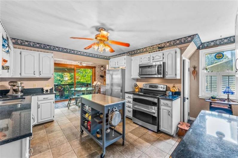 White cabinetry & quartz countertops