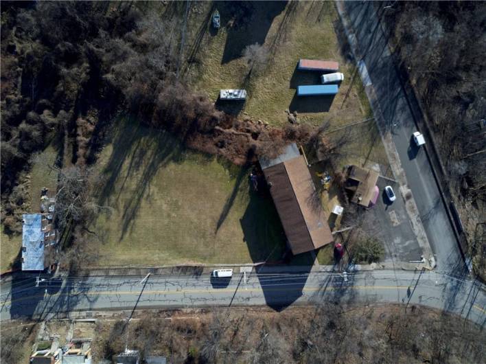 Bus Stop For 87 & P17 at corner of Lincoln Ave & Apple St