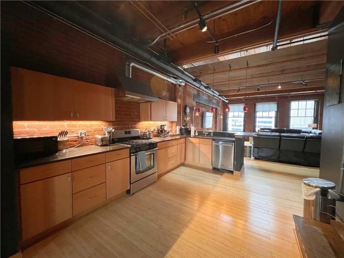 3rd Floor - 2BR Loft Apt