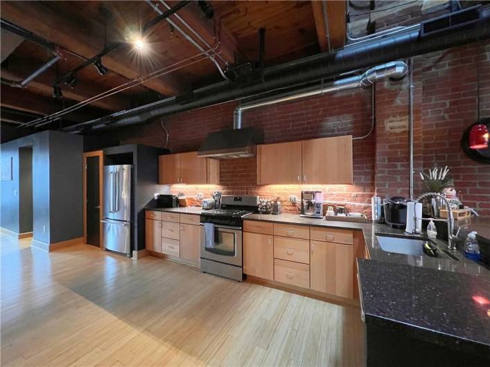 3rd Floor - 2BR Loft Apt