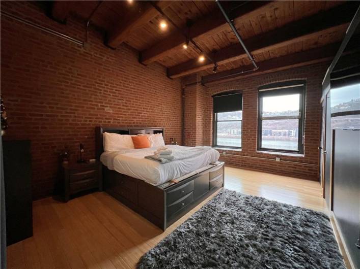 3rd Floor - 2BR Loft Apt