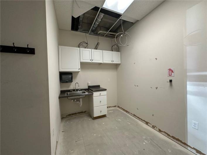 Kitchenette area with sink