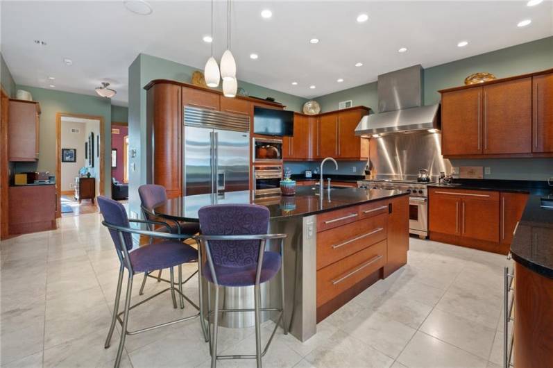 Huge Kitchen Island with Eating area!