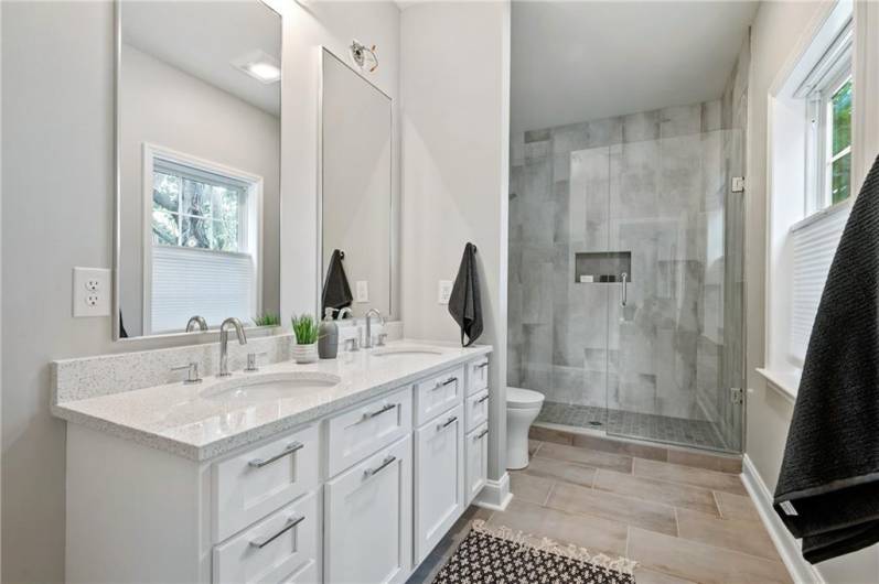 Stunning master bathroom!