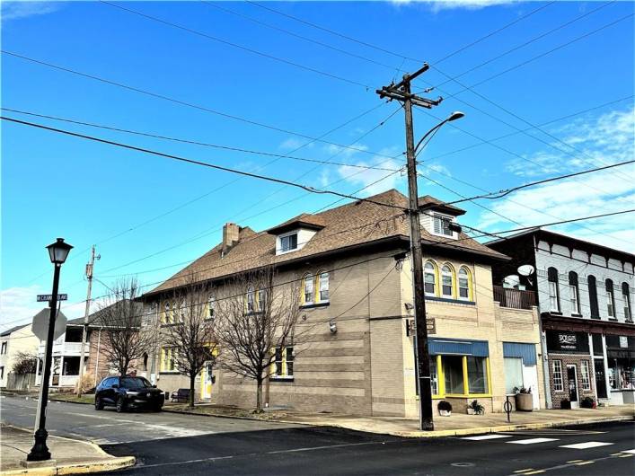 Welcome to 316 West Crawford Ave in the Township of Connellsville and home of the renowned Connellsville Bed and Breakfast. Located just steps to teh Great Allegheny Passage Bike Trail and a favorite respite for bikers trekking east and west.