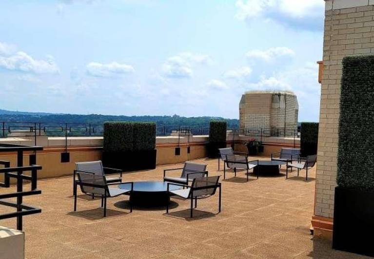 Rooftop area with seasonal seating