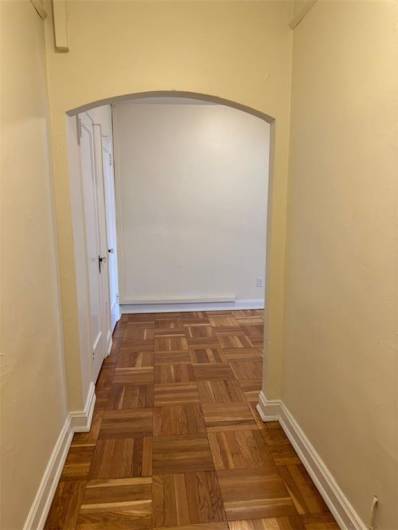 Long entry hallway