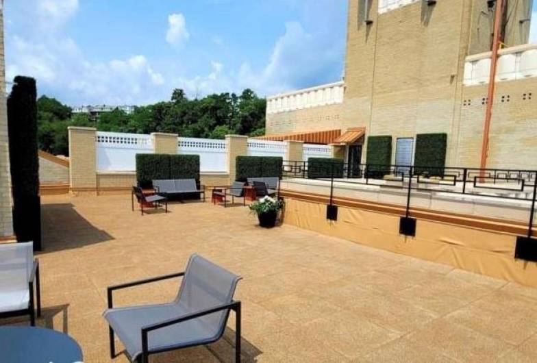 Rooftop terrace with seasonal seating