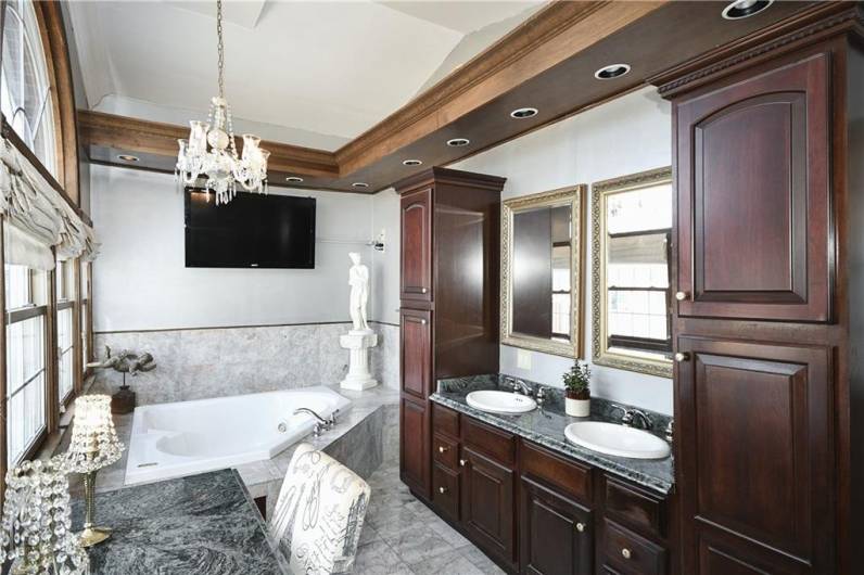 Private Master Bath with Garden Tub