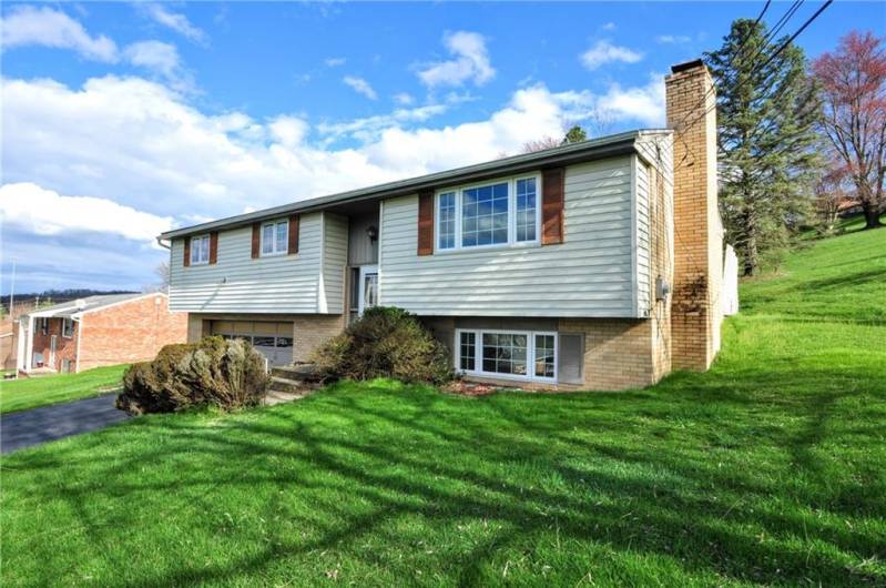 Spacious 3 bedroom split level home