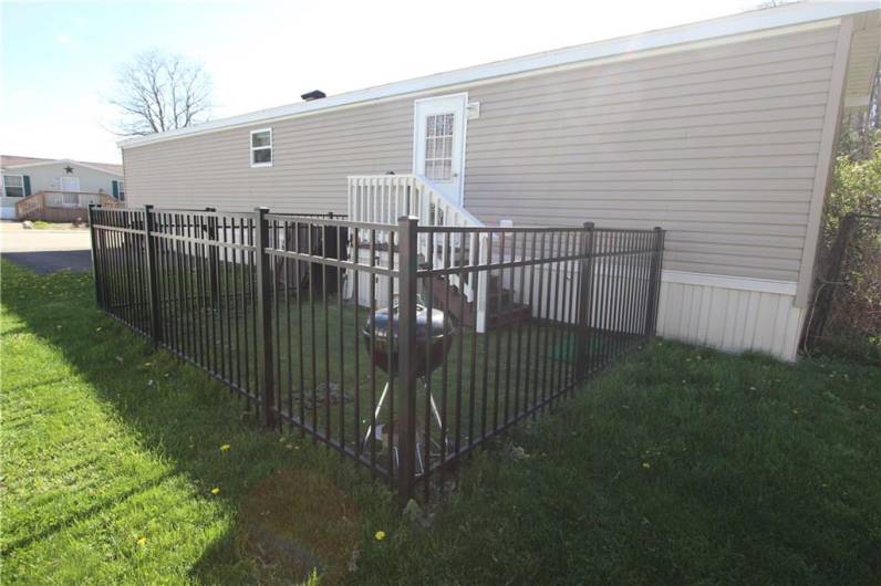 Fenced in area for your animal friends w/ Awesome Astroturf for easy cleanups!