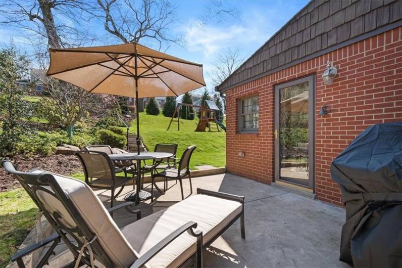 The double sided outdoor area is wonderful for entertaining!  We all know sometimes friends are a little wild for certain family and this allows for quiet conversations on one side, party on the other.  Or adults vs kids.