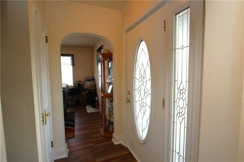 Attractive Lead Glass Oval Door w/ Side Light Panel for Front Entrance plus Very Deep Coat Closet. Most Interior Doors feature Gorgeous Original Glass Knobs!