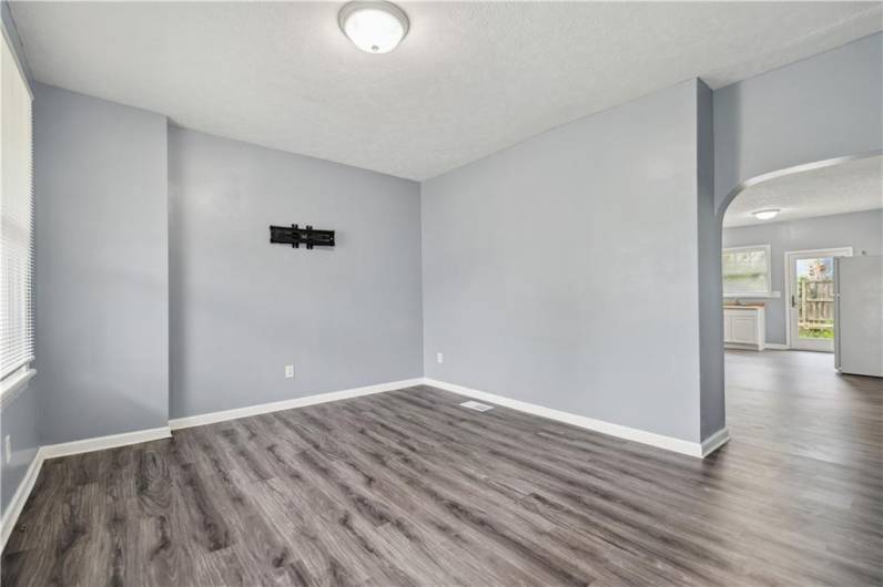 Freshly painted with neutral colors throughout and new vinyl flooring! Just move right in!