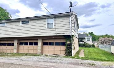 211 19th Ave, New Brighton, PA 15066, 1 Bedroom Bedrooms, ,1 BathroomBathrooms,Lease,For Sale,19th Ave,1652985