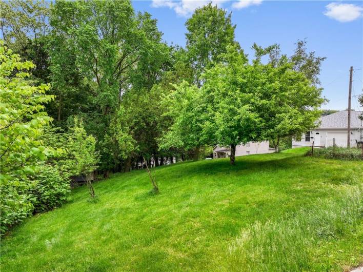 BUILD YOUR DREAM HOME WITH A PITTSBURGH SKYLINE VIEW!