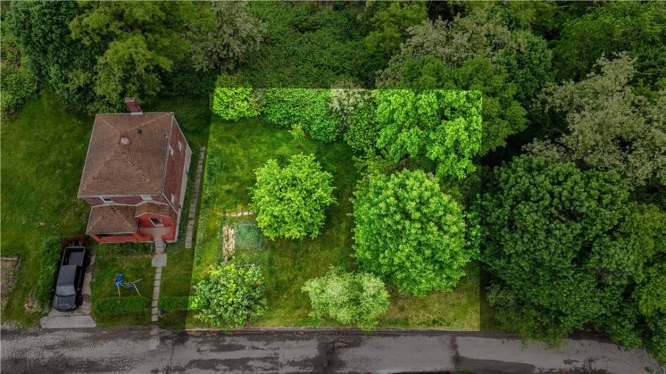 BUILD YOUR DREAM HOME WITH A PITTSBURGH SKYLINE VIEW!