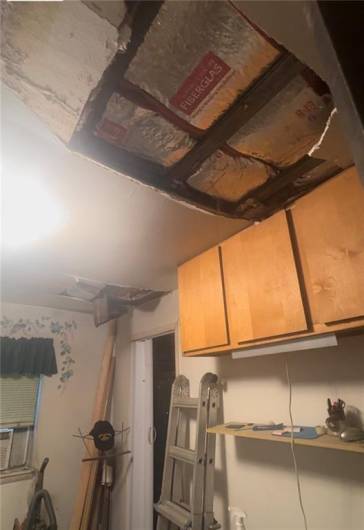 3rd bed hole in ceil
