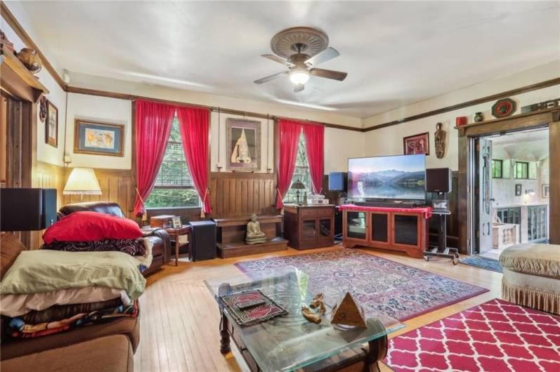 BILLIARD ROOM