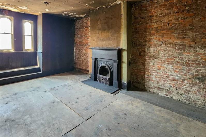 4th floor front room
