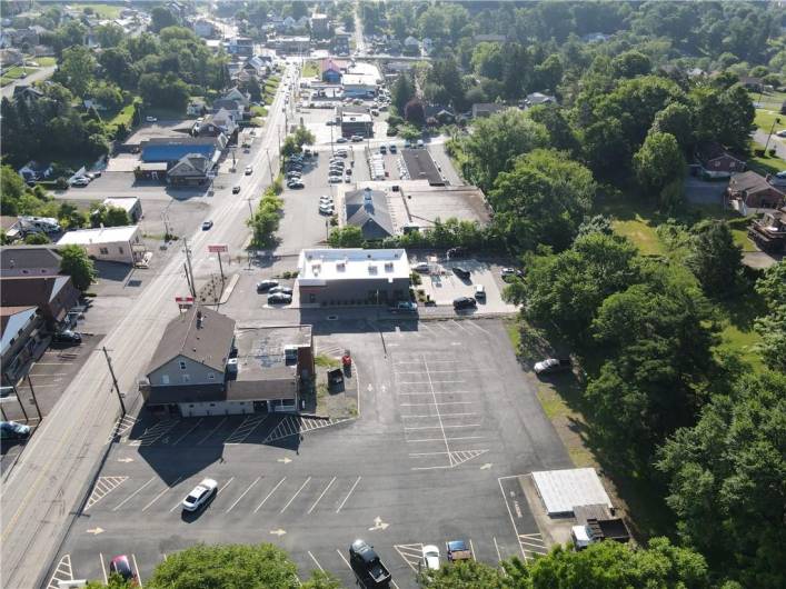 View from right side of property looking down South Park Rd - tons of businesses in this area which makes Ann's Chop House the PERFECT place for a full meal or quick snack!