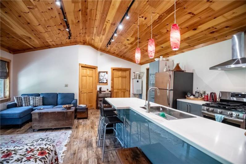 Kitchen/ Living Room