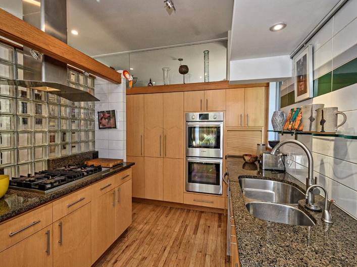Built in kitchen cabinetry