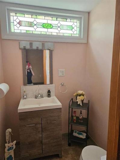 half bath (400 side)
