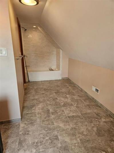 half bath 3rd floor (402 side)