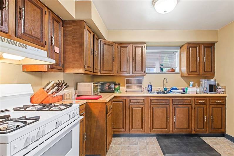 Large Kitchen in units