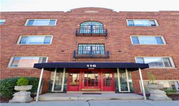 120 Central Sq, Pittsburgh, PA 15228, 1 Bedroom Bedrooms, ,1 BathroomBathrooms,Lease,For Sale,Central Sq,1660864
