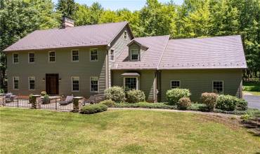 BEAUTIFUL COLONIAL SALT BOX ON 2.97 ACRES SHORT DRIVE TO CRANBERRY