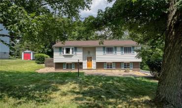 689 Fruitwood Dr, Bethel Park, PA 15102, 3 Bedrooms Bedrooms, 8 Rooms Rooms,1.1 BathroomsBathrooms,Residential,For Sale,Fruitwood Dr,1661415