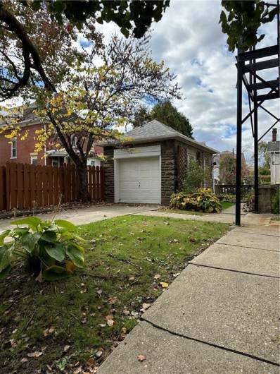 1-car detached garage