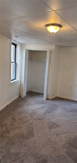 New carpet, light fixture & freshly painted.