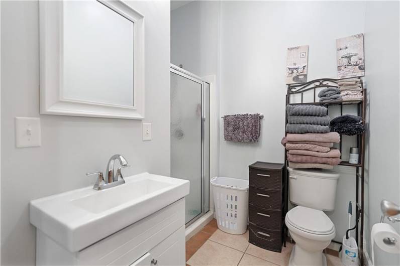 Nicely updated full bath...