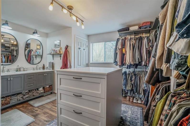 Master closet/bath