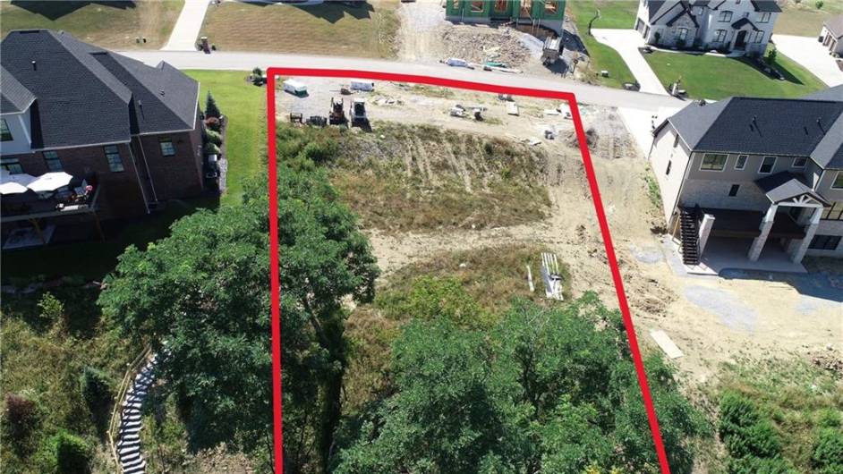 Lot goes back into trees.