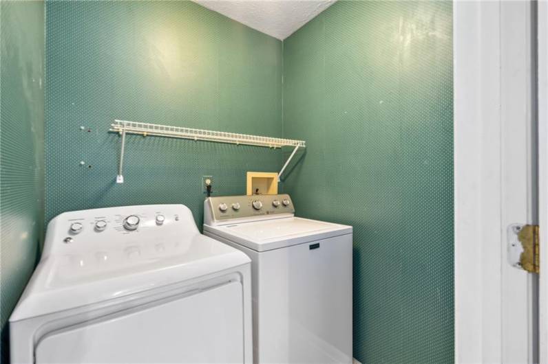 Convenient laundry just off the kitchen. Washer/dryer included