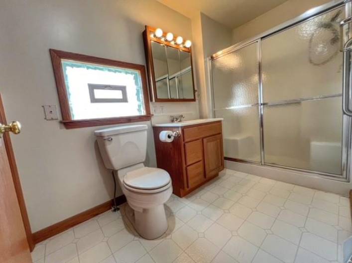 905 S. Cascade St., Main Floor Master Bathroom