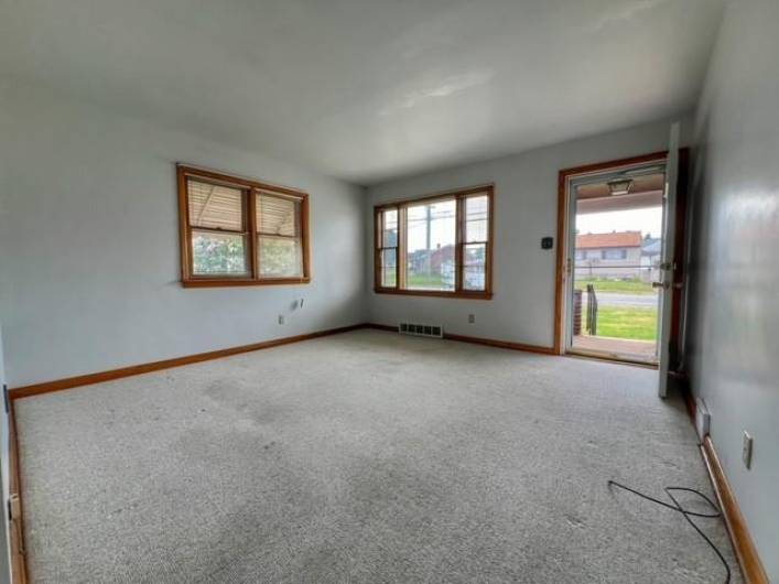 907 S. Cascade St., Living Room