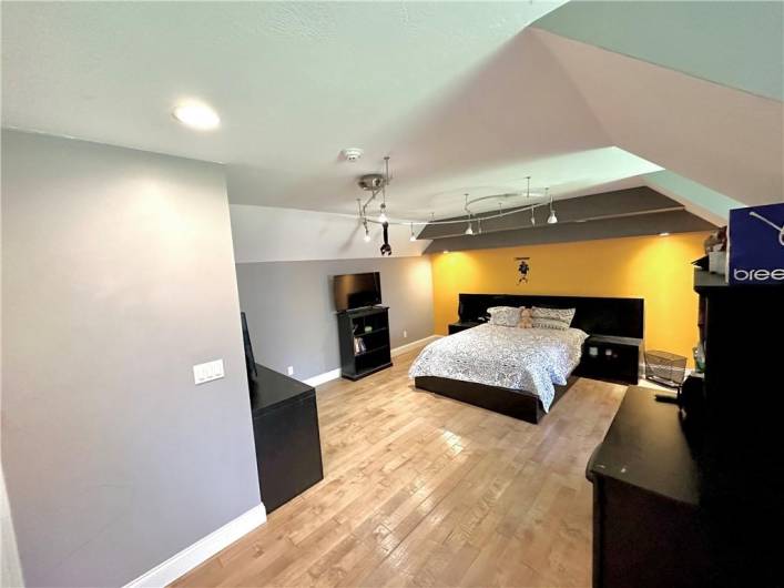 6th Bed