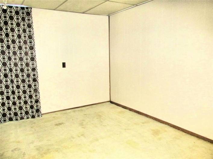 Bonus Room off the Family Room...could be an extra bedroom/office/den...