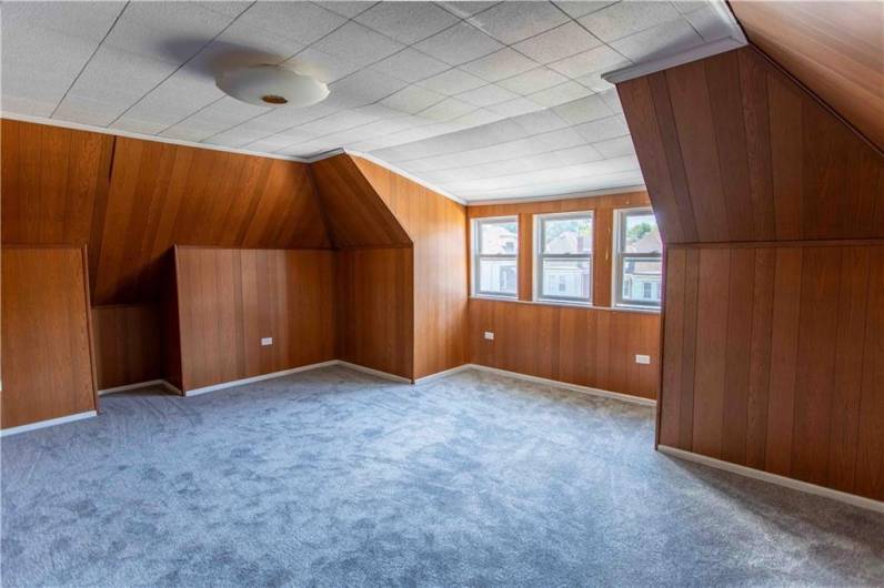 bonus space on 3rd floor