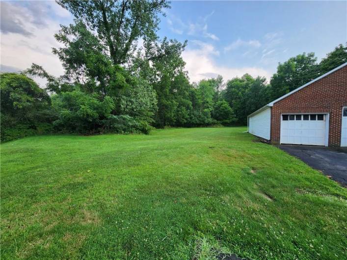 Side yard beside garage