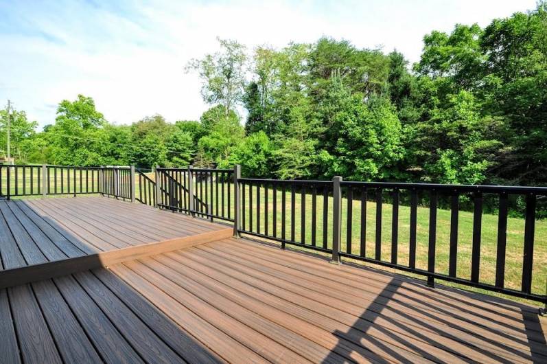 Two tiered deck with wonderful railings.  Wildlife galore for your viewing pleasure.