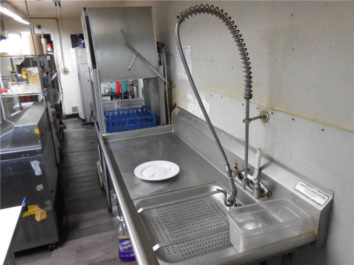 Dishwashing Station