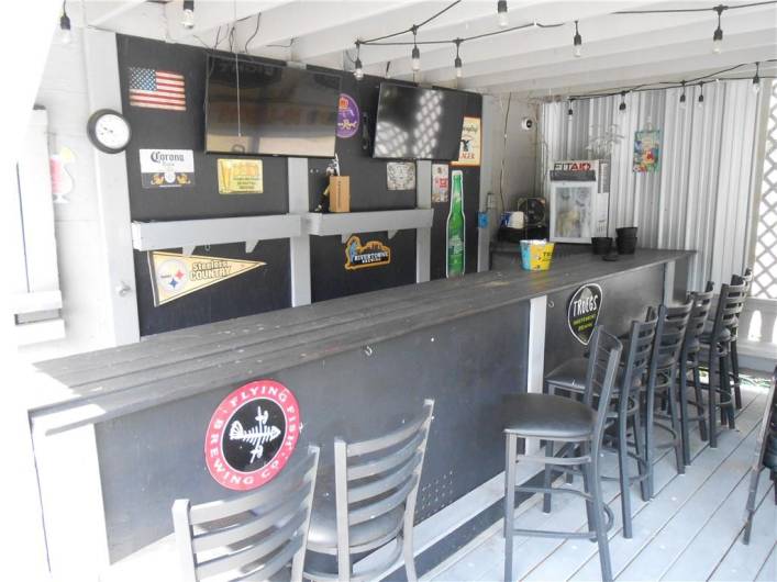 Outdoor Tiki Bar