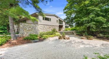 106 Fair Acres Drive, Sewickley, PA 15143, 5 Bedrooms Bedrooms, 14 Rooms Rooms,5.1 BathroomsBathrooms,Residential,For Sale,Fair Acres Drive,1664896